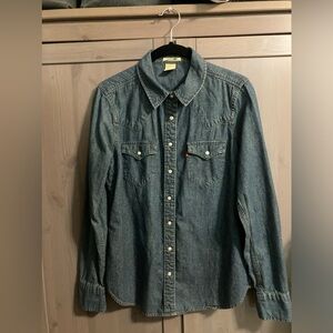 Denim Daryls House western style logo. From Daryl’s House in Pawling, NY